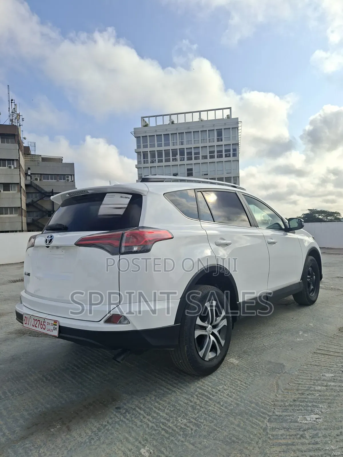 Toyota RAV4 LE AWD (2.5L 4cyl 6A) 2017 White