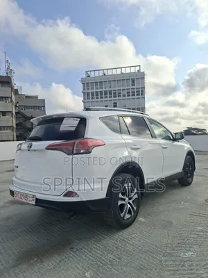 Toyota RAV4 LE AWD (2.5L 4cyl 6A) 2017 White