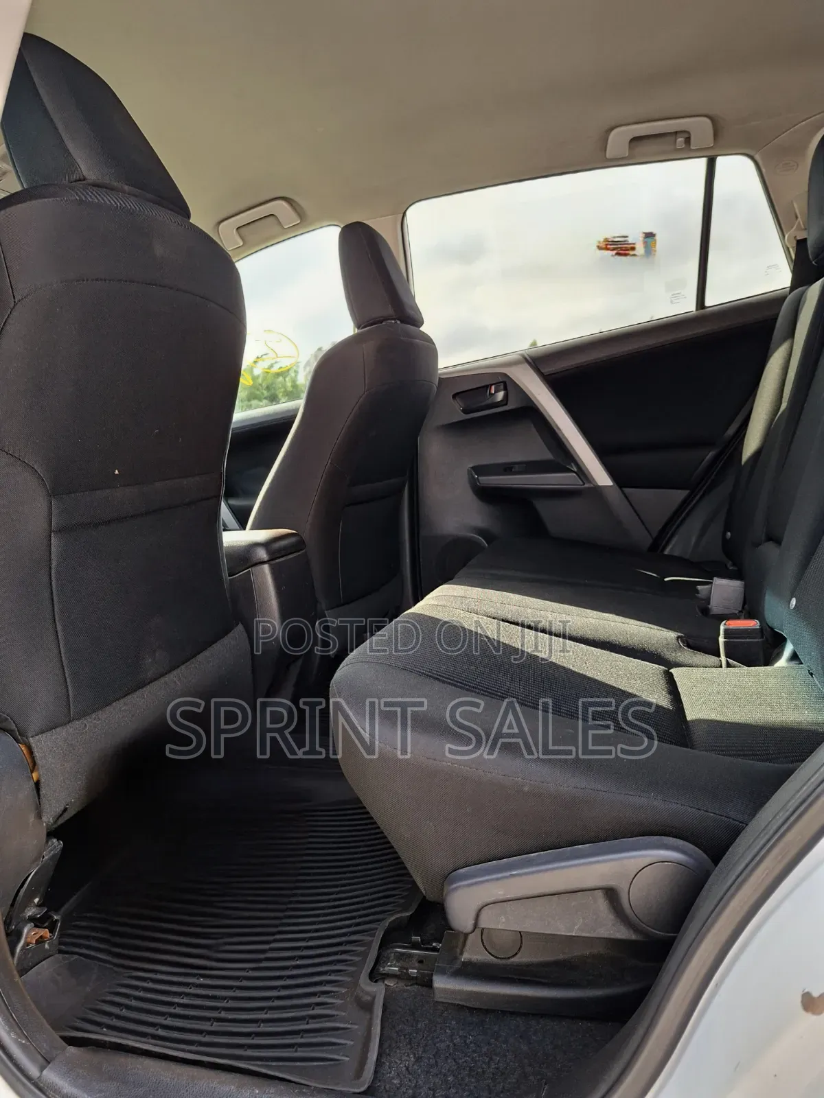 Toyota RAV4 LE AWD (2.5L 4cyl 6A) 2017 White
