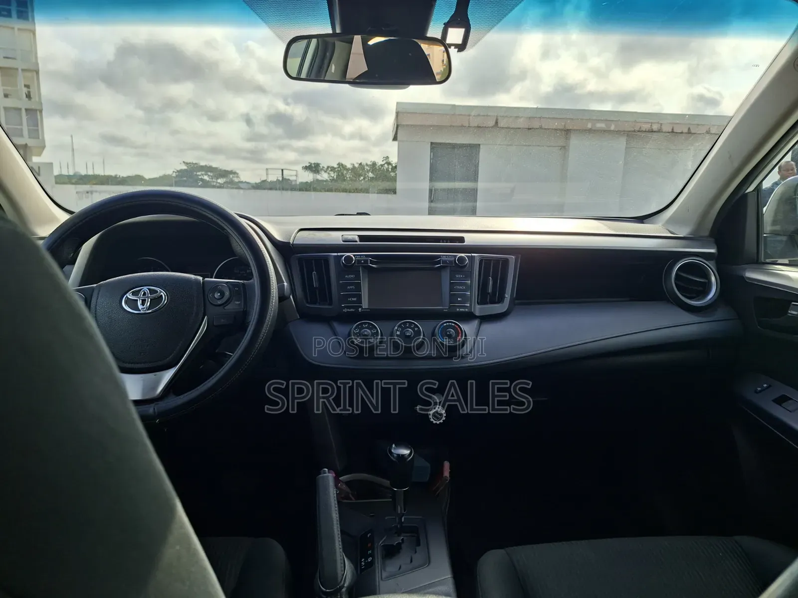 Toyota RAV4 LE AWD (2.5L 4cyl 6A) 2017 White