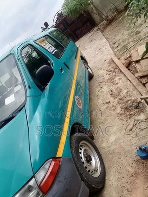 Toyota HiAce 2002 Blue
