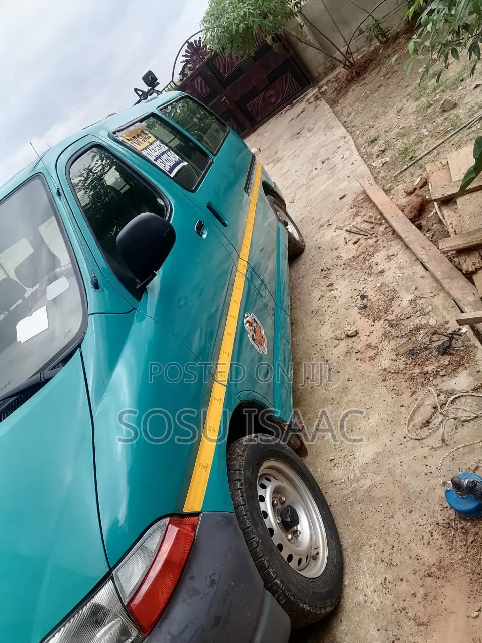 Toyota HiAce 2002 Blue