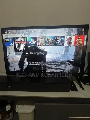 Play Station 4 Slim