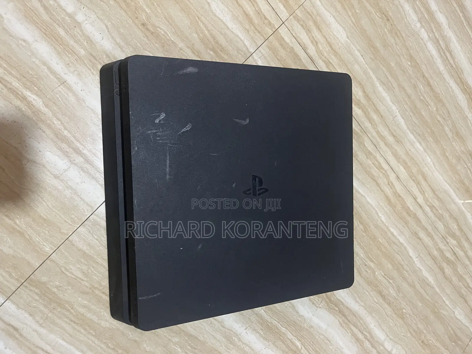 Play Station 4 Slim