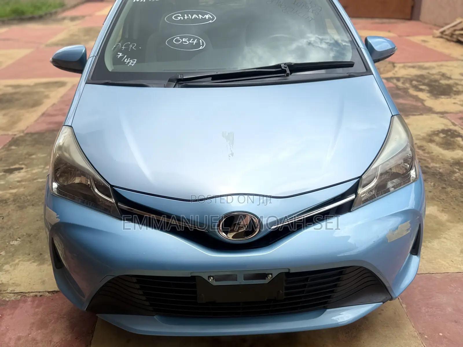 Toyota Vitz 2015 Beige