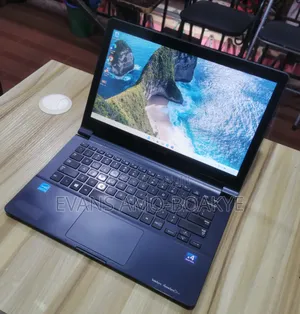 Laptop Samsung Ativ Book 9 Lite 4GB AMD SSD 128GB