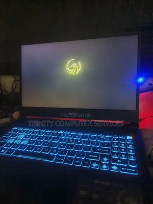 Laptop MSI 8GB AMD Ryzen 5 SSD 512GB
