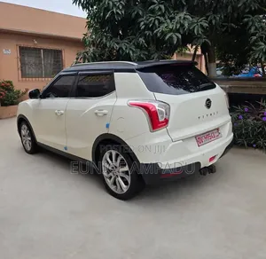 SsangYong Tivoli 2016 White