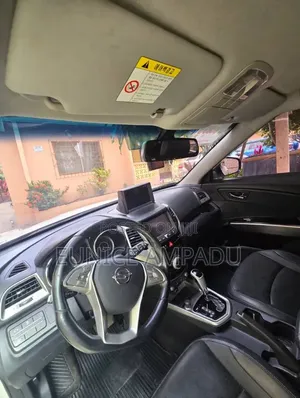SsangYong Tivoli 2016 White
