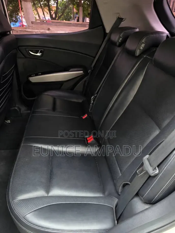 SsangYong Tivoli 2016 White