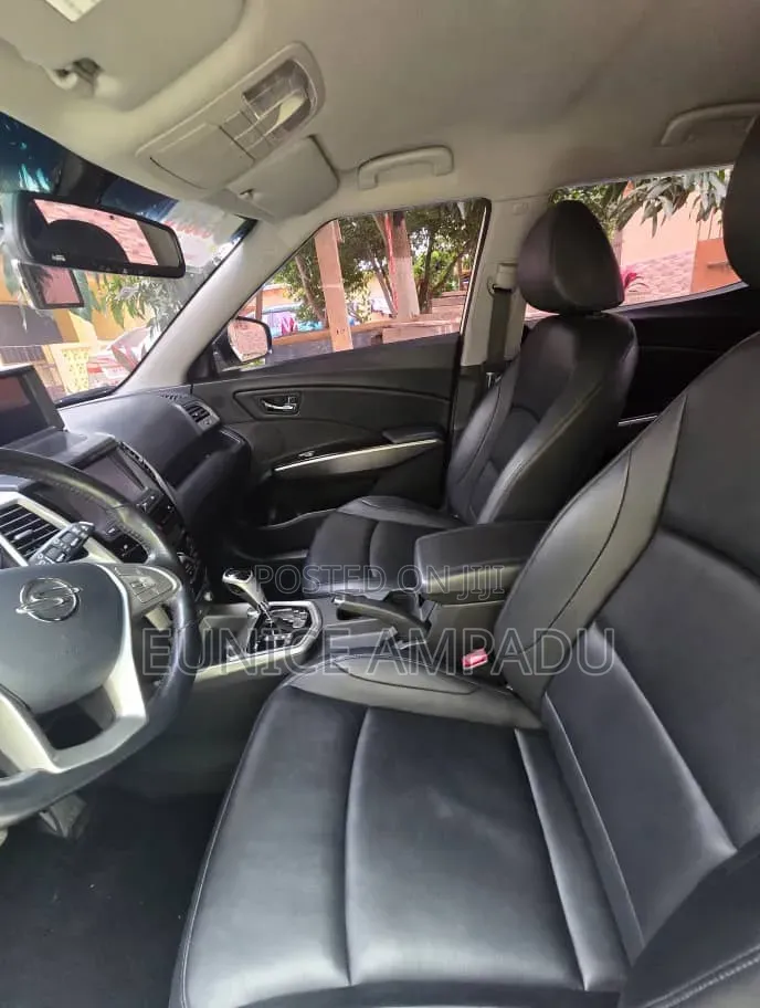 SsangYong Tivoli 2016 White