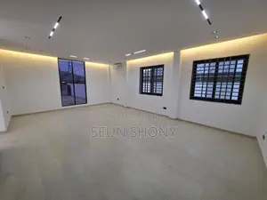 5bdrm House in Lake Side Estate for sale