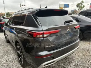 Mitsubishi Outlander 2024