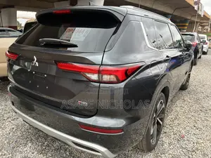 Mitsubishi Outlander 2024