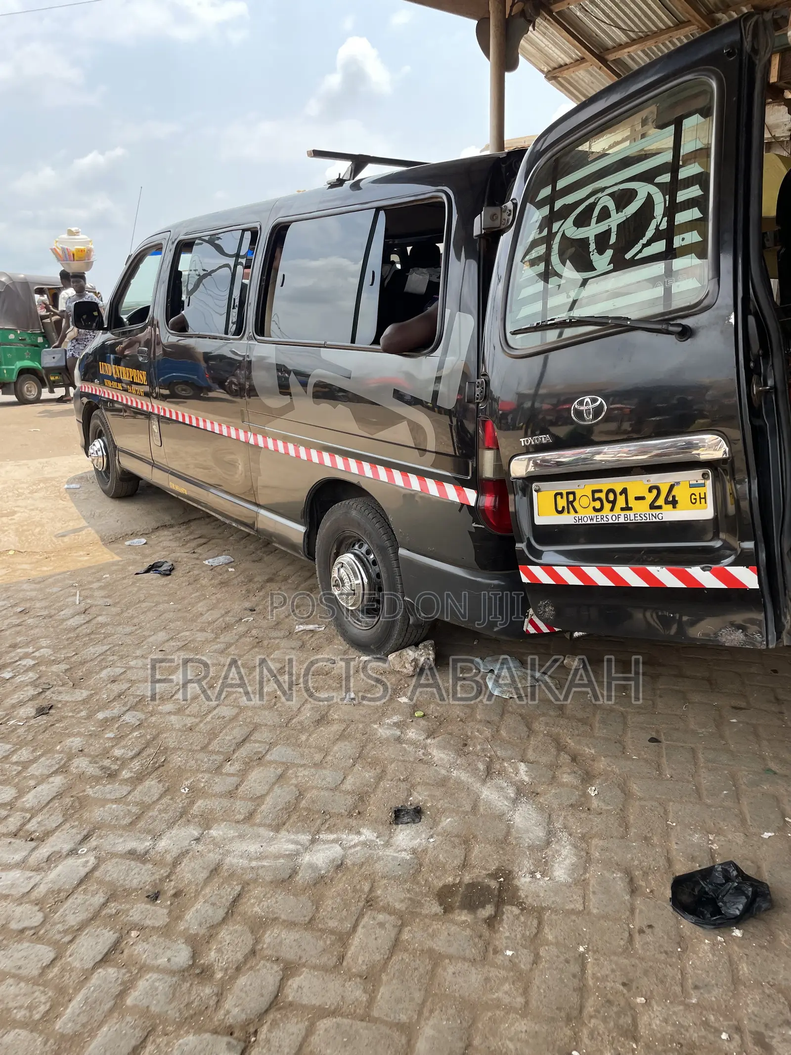 Toyota HiAce 2012 Black