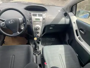 Toyota Yaris 2010 Blue