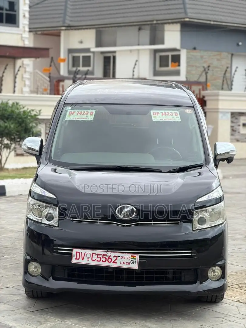 Toyota Voxy 2012 Black