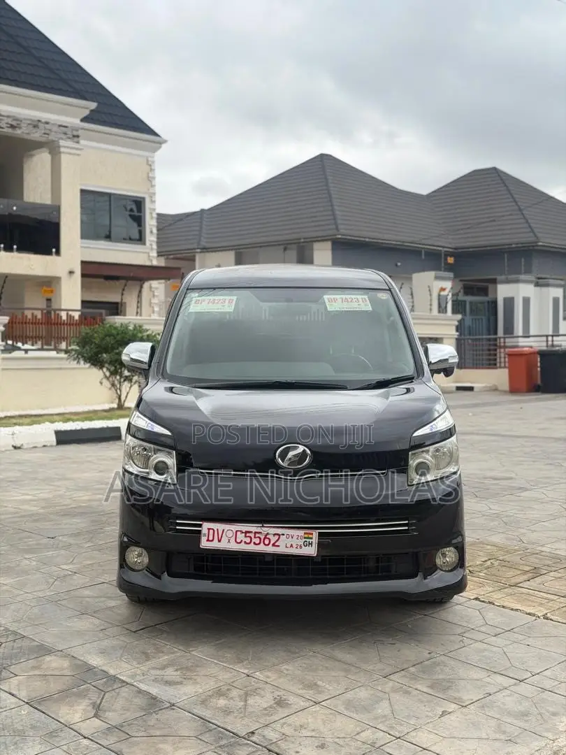 Toyota Voxy 2012 Black