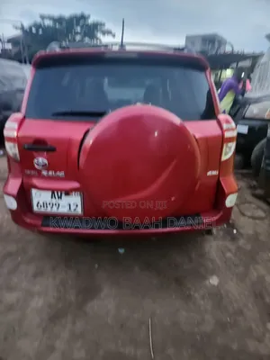 Toyota RAV4 2.5 2010 Red