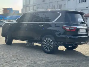 Nissan Patrol 2017 Black