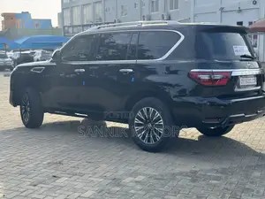 Nissan Patrol 2017 Black
