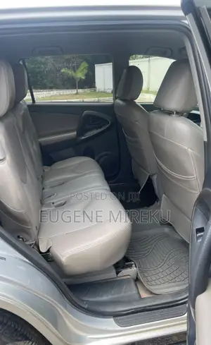 Toyota RAV4 2012 Silver