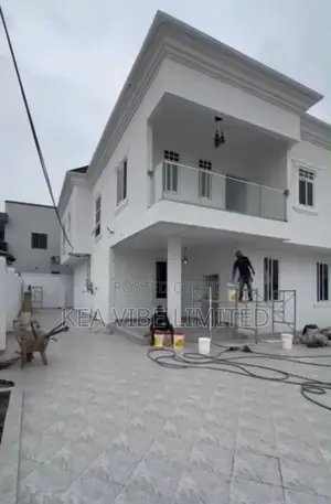 4bdrm Apartment in Kwabenya for sale
