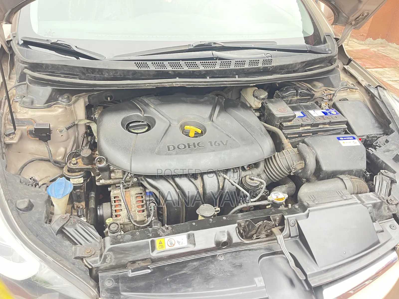 Hyundai Elantra Limited 4dr Sedan (1.8L 4cyl 6A) 2015 Gold