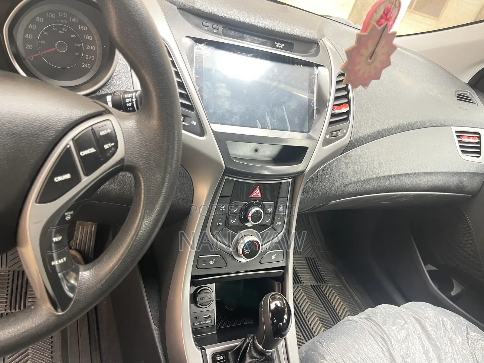 Hyundai Elantra Limited 4dr Sedan (1.8L 4cyl 6A) 2015 Gold