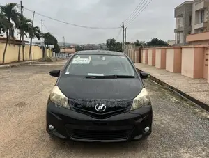 Toyota Vitz 1.5 FWD 5dr 2013 Black
