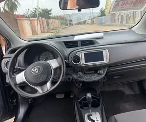 Toyota Vitz 1.5 FWD 5dr 2013 Black