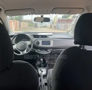 Toyota Vitz 1.5 FWD 5dr 2013 Black