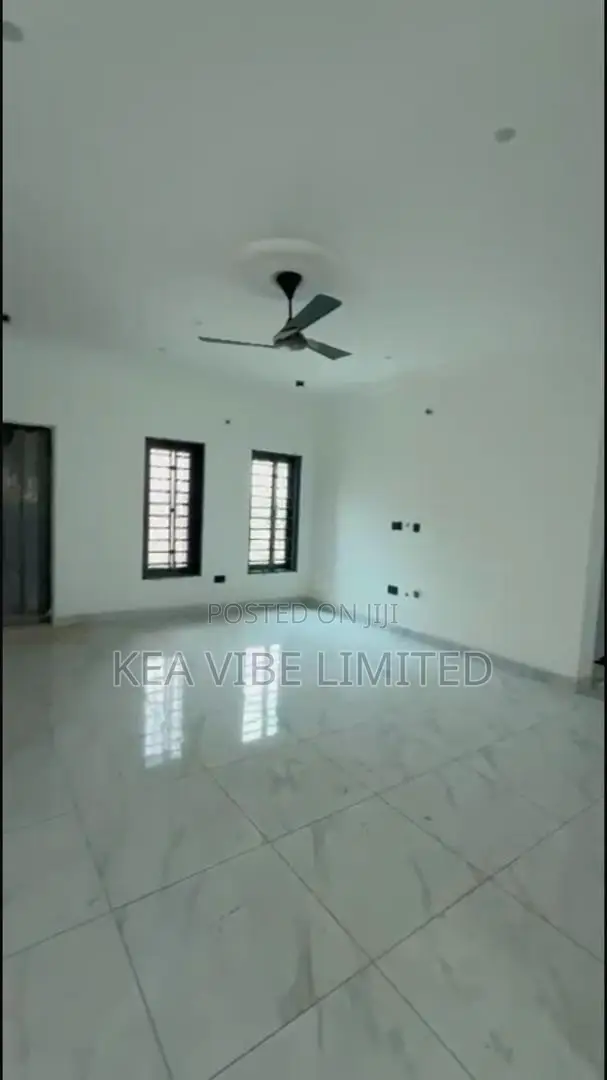 4bdrm Apartment in Kwabenya for sale