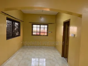 4bdrm Apartment in Teshie Police Post for rent