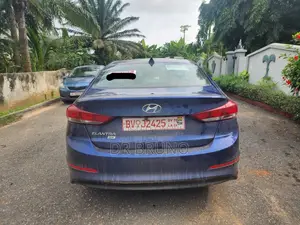 Hyundai Elantra SE Sedan FWD (2.0L 4cyl 6M) 2017 Blue