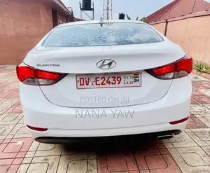 Hyundai Elantra SE 4dr Sedan (1.8L 4cyl 6A) 2015 White