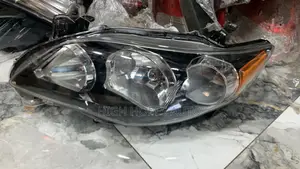 Toyota Corolla 2011-2013 Headlights
