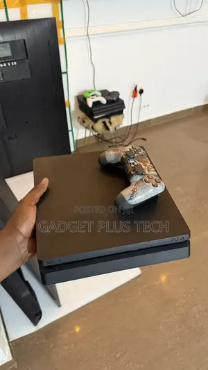 PS4 Slim 500GB 3 Offline Games 1 Controller