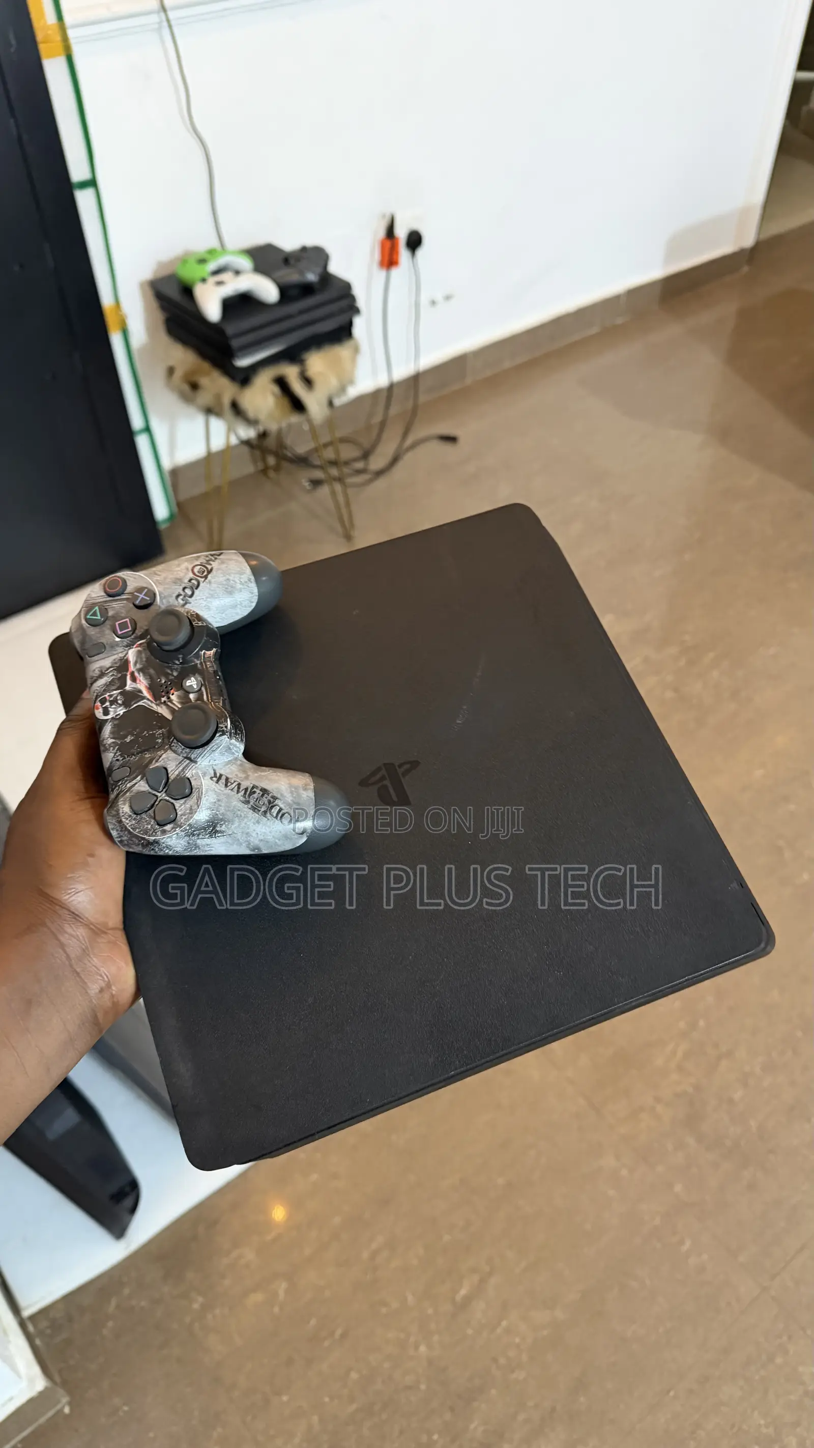 PS4 Slim 500GB 3 Offline Games 1 Controller