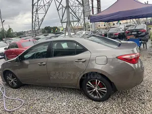 Toyota Corolla LE (1.8L 4cyl 2A) 2018 Gray