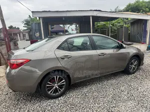 Toyota Corolla LE (1.8L 4cyl 2A) 2018 Gray