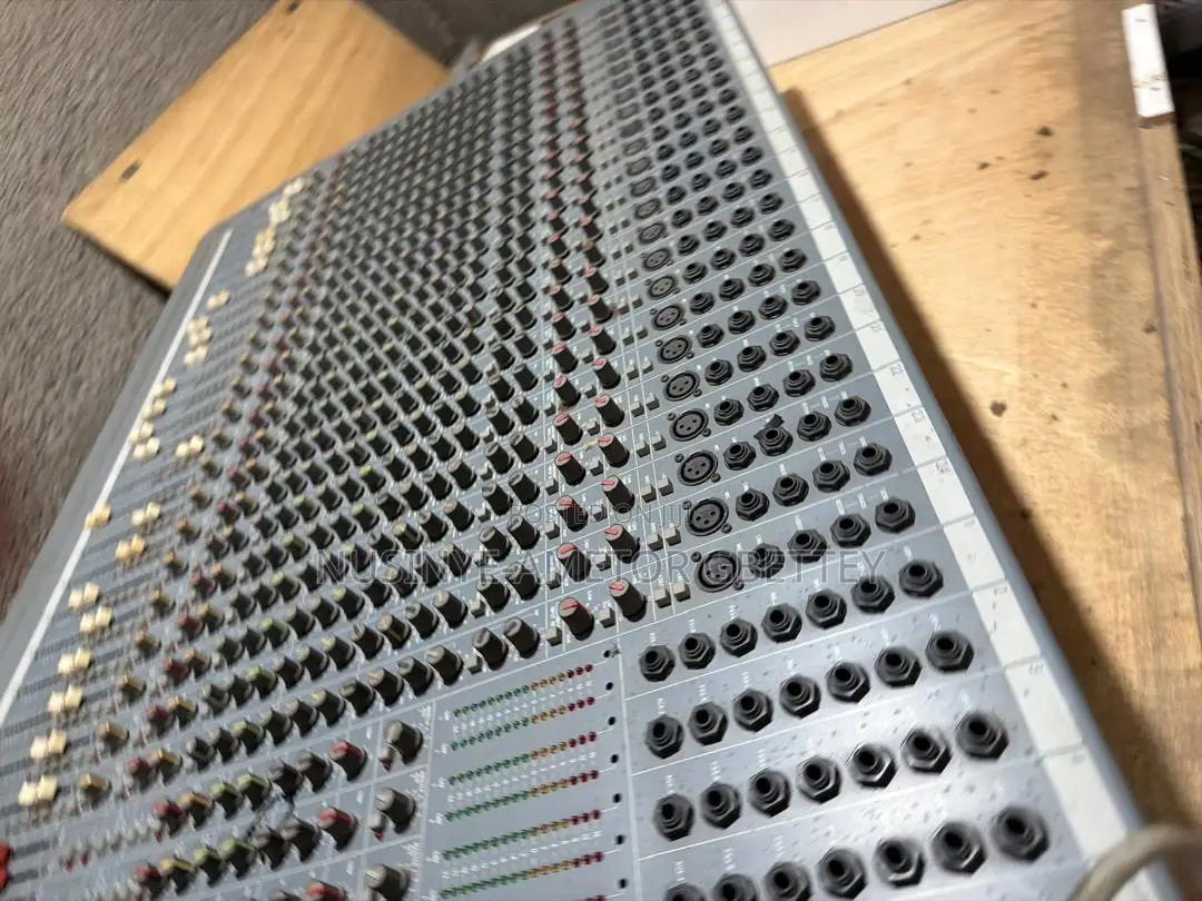 Soundcraft Spirit Studio Mixer