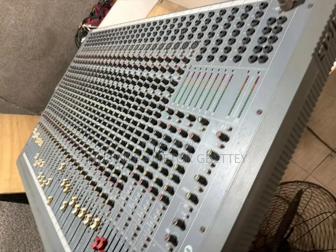 Soundcraft Spirit Studio Mixer