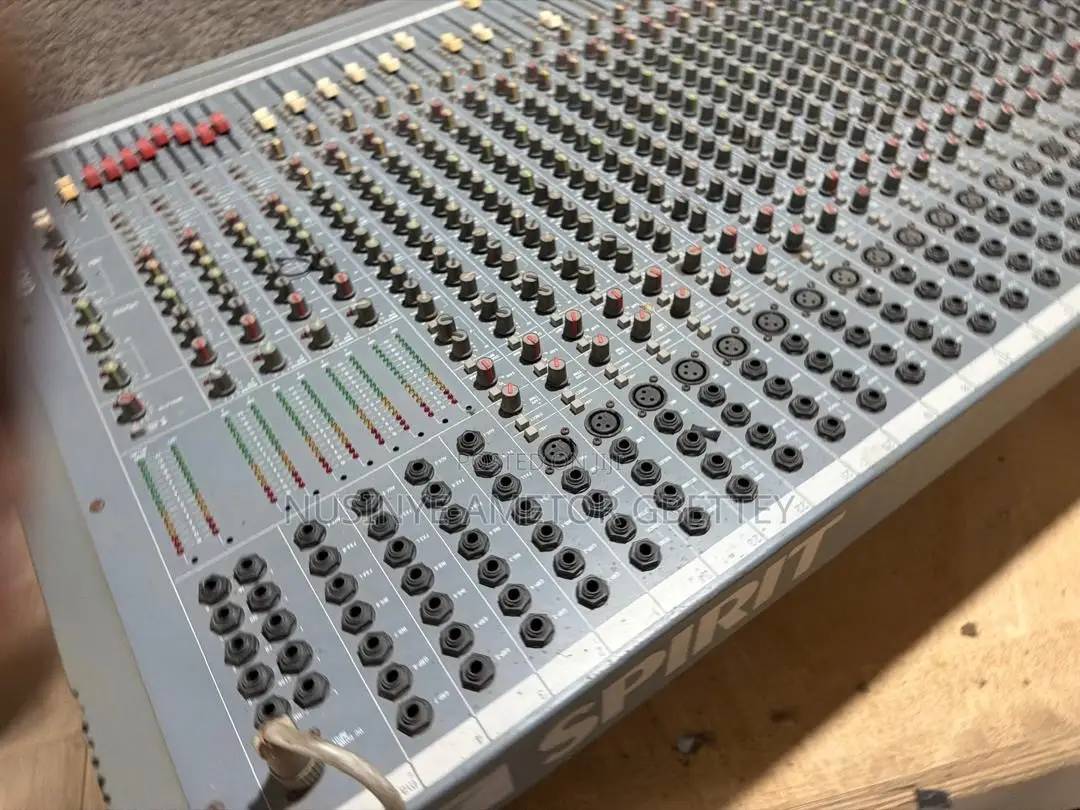 Soundcraft Spirit Studio Mixer