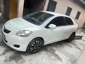 Toyota Yaris 2012 White