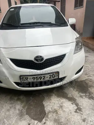Toyota Yaris 2012 White
