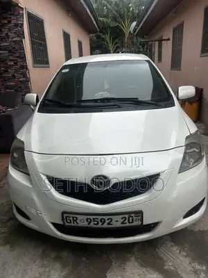 Toyota Yaris 2012 White