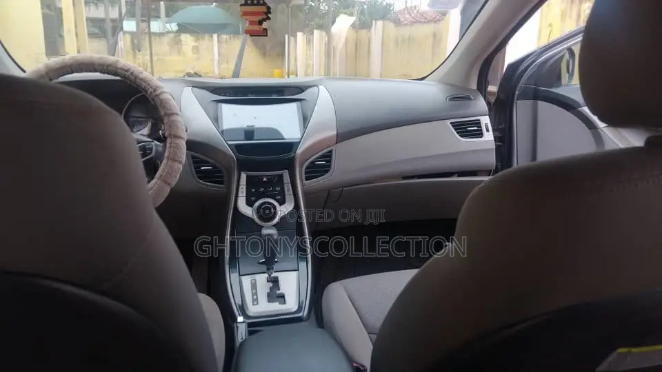 Hyundai Elantra 2015 Silver
