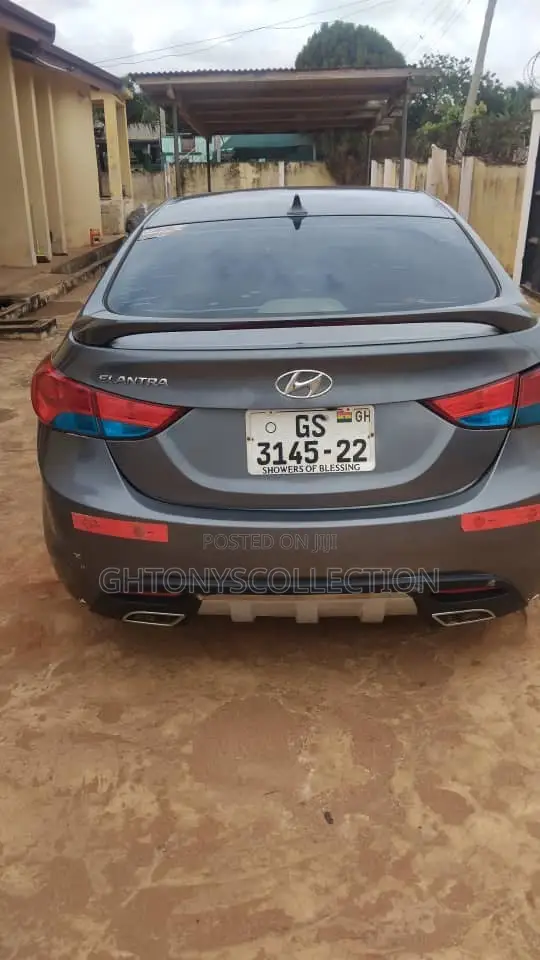 Hyundai Elantra 2015 Silver