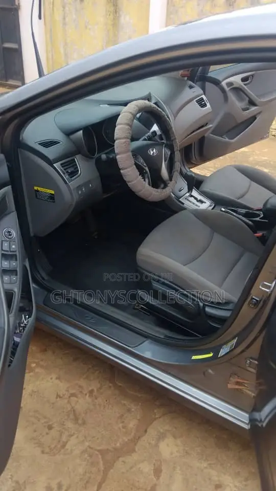 Hyundai Elantra 2015 Silver